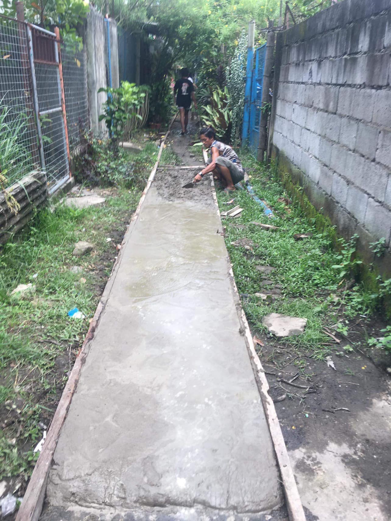 Barangay Singcang Airport Ongoing Construction of Footwalk @ Sampaguita 2, Airport Subd. – Kap. Rosinie Distrito